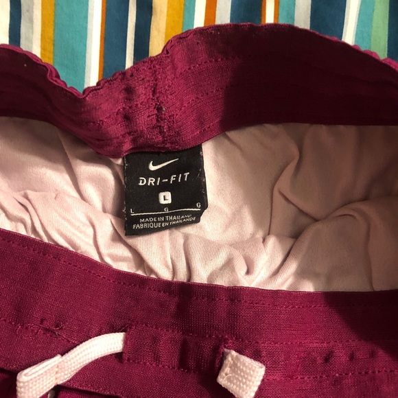 Girls size Large Nike basketball shorts in blue and burgundy - Picture 6 of 6